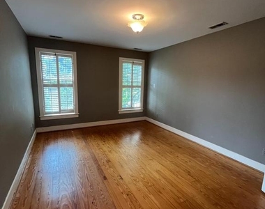 126 N Payne Street N - Photo Thumbnail 10
