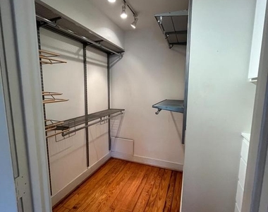 126 N Payne Street N - Photo Thumbnail 11