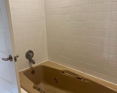 126 N Payne Street N - Photo Thumbnail 15