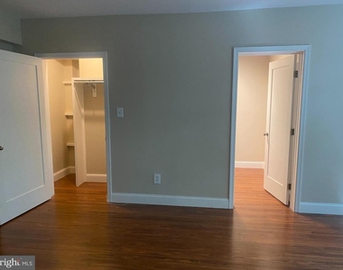 1905 N Rhodes Street - Photo Thumbnail 4