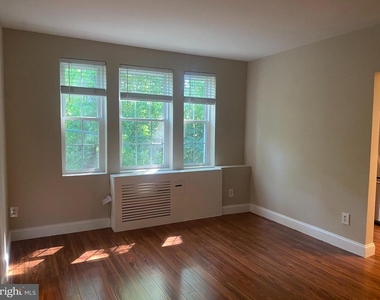 1905 N Rhodes Street - Photo Thumbnail 3