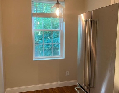 1905 N Rhodes Street - Photo Thumbnail 23