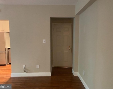 1905 N Rhodes Street - Photo Thumbnail 2