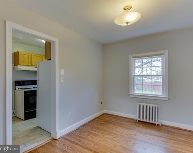 1045 N Monroe Street - Photo Thumbnail 10