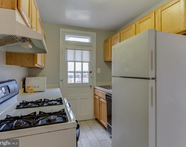 1045 N Monroe Street - Photo Thumbnail 11