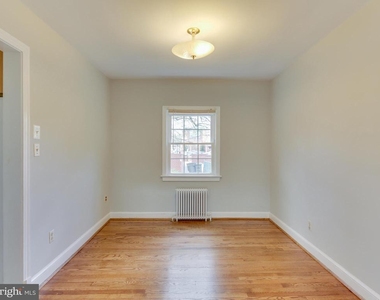 1045 N Monroe Street - Photo Thumbnail 9