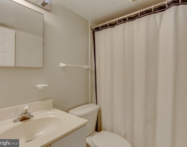 1045 N Monroe Street - Photo Thumbnail 19