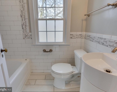 1045 N Monroe Street - Photo Thumbnail 32