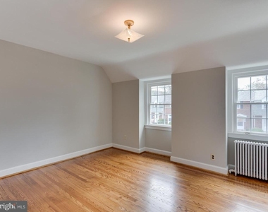1045 N Monroe Street - Photo Thumbnail 27
