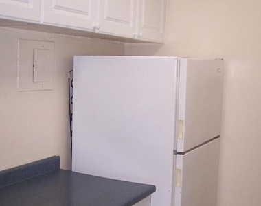 1121 Arlington Blvd. - Photo Thumbnail 2