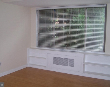 1121 Arlington Blvd. - Photo Thumbnail 4