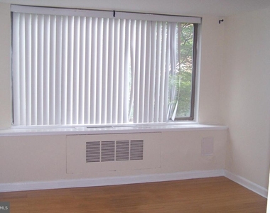 1121 Arlington Blvd. - Photo Thumbnail 5