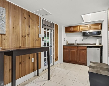 1800 N Quantico Street - Photo Thumbnail 5