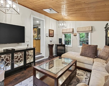 1800 N Quantico Street - Photo Thumbnail 1