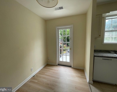 2515 S Walter Reed Drive - Photo Thumbnail 8