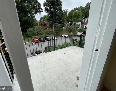 2515 S Walter Reed Drive - Photo Thumbnail 9