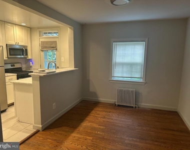 1045 N Nelson Street - Photo Thumbnail 2