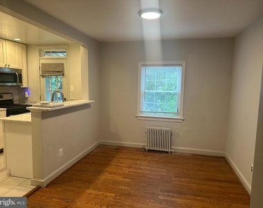 1045 N Nelson Street - Photo Thumbnail 3