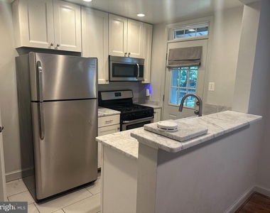 1045 N Nelson Street - Photo Thumbnail 4