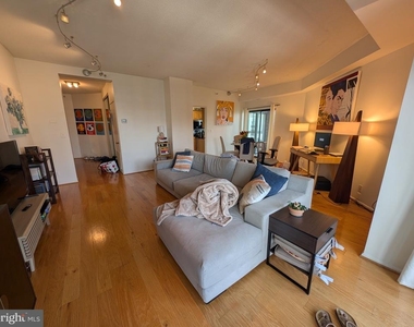 1600 N Oak Street - Photo Thumbnail 3