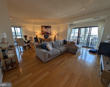 1600 N Oak Street - Photo Thumbnail 2