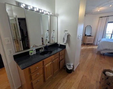 1600 N Oak Street - Photo Thumbnail 11