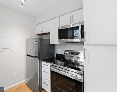1113 N Vernon Street - Photo Thumbnail 13