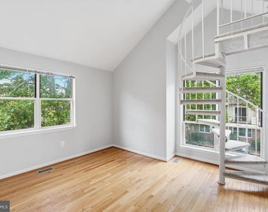 1113 N Vernon Street - Photo Thumbnail 15