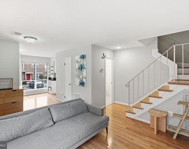 1113 N Vernon Street - Photo Thumbnail 5