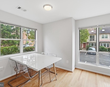 1113 N Vernon Street - Photo Thumbnail 10