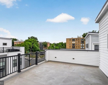 1013 S Taylor Court - Photo Thumbnail 2