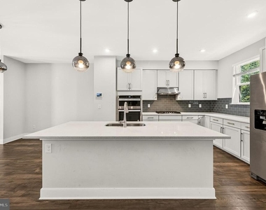 1013 S Taylor Court - Photo Thumbnail 17