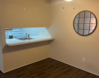 2317 Packard Street - Photo Thumbnail 5
