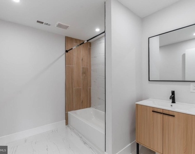 4522 Baker Street - Photo Thumbnail 8
