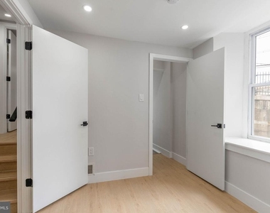 4522 Baker Street - Photo Thumbnail 5