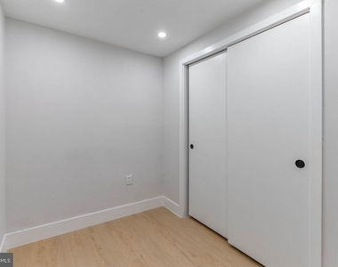 4522 Baker Street - Photo Thumbnail 9