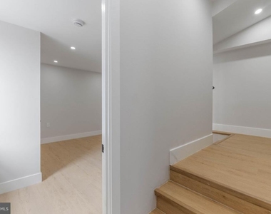 4522 Baker Street - Photo Thumbnail 3