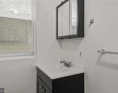 4617 Locust Street - Photo Thumbnail 9