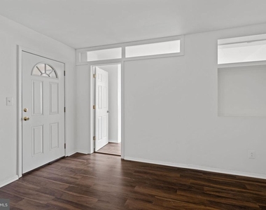 4617 Locust Street - Photo Thumbnail 3