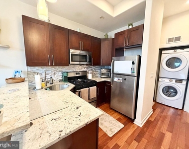 1844 Vineyard Street - Photo Thumbnail 2