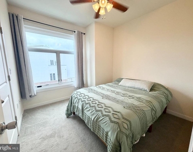 1844 Vineyard Street - Photo Thumbnail 5