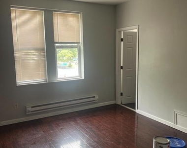 6124 N Broad Street - Photo Thumbnail 6