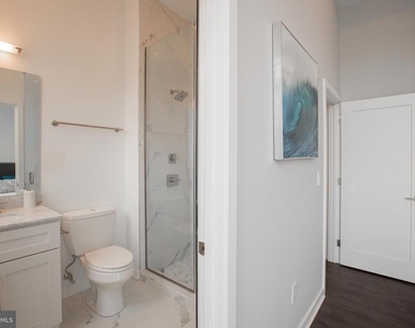 1534 Ridge Avenue - Photo Thumbnail 11