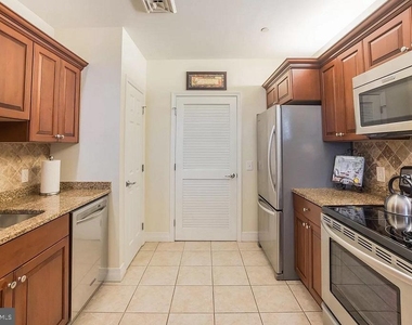 1600 Arch Street - Photo Thumbnail 5