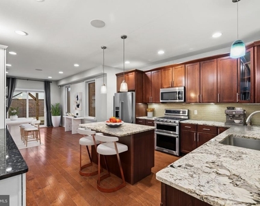 765 S 15th Street - Photo Thumbnail 16