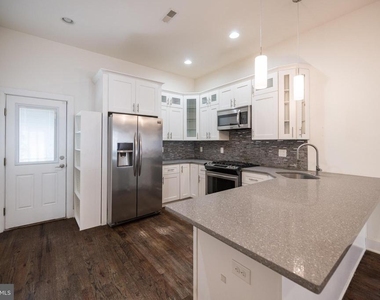 1441 S Bouvier Street - Photo Thumbnail 6