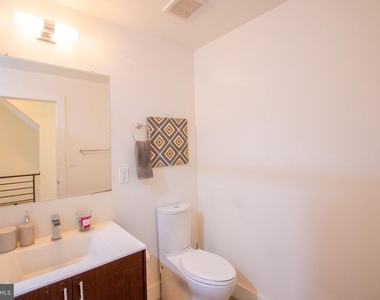 1441 S Bouvier Street - Photo Thumbnail 10