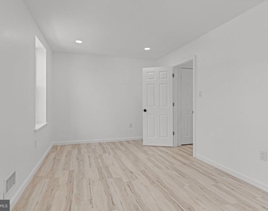 1933 N Palethorp Street - Photo Thumbnail 12