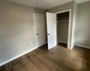 2723 Sears Street - Photo Thumbnail 15