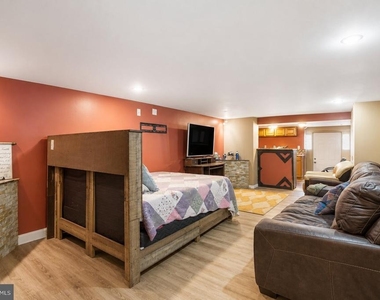 123 S 63rd Street - Photo Thumbnail 19